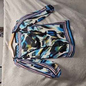 3/4 sleeved sheer Cache top. Xs